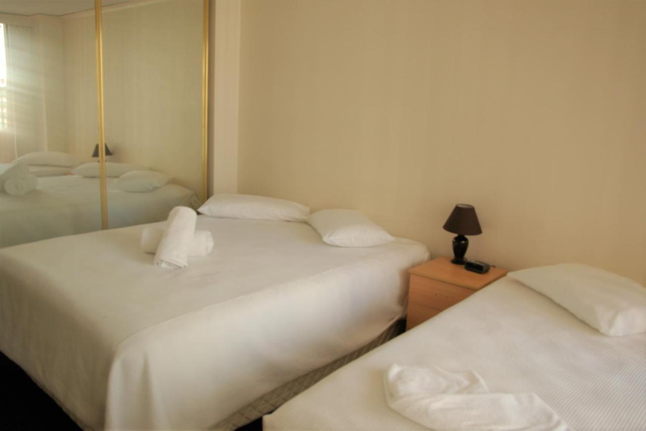 Accommodation Sydney - Kent Street Sydney Cbd Top Floor 2 Bedroom Apartment With Balcony Exterior photo